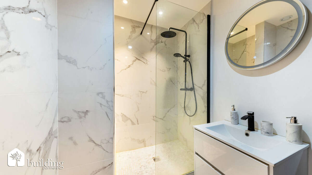 Appartement à LEVALLOIS-PERRET