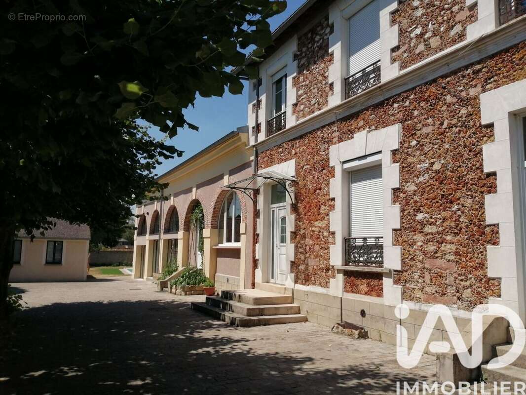 Photo 2 - Maison à CHAILLY-EN-BIERE