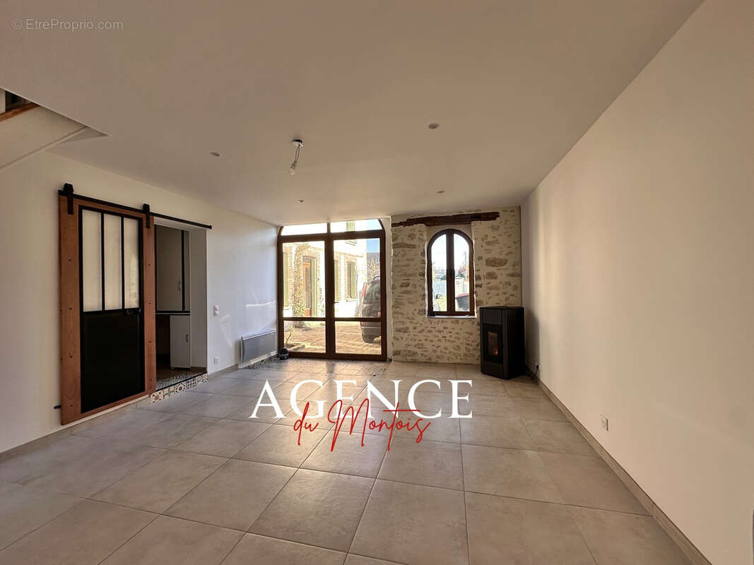 Maison à DONNEMARIE-DONTILLY