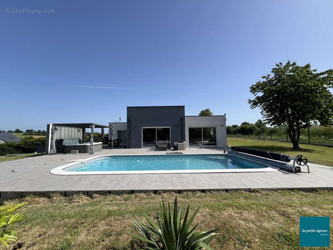 Maison à THURY-HARCOURT