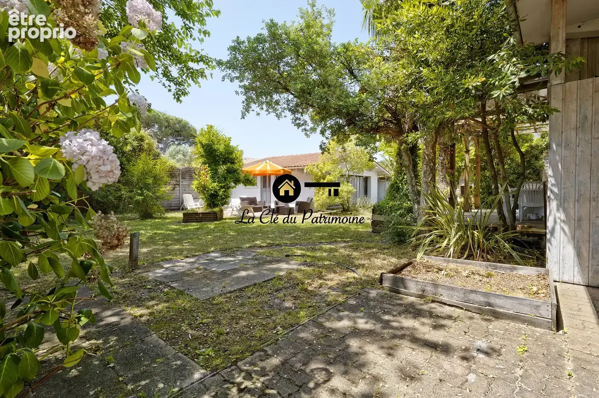 Villa de 308 m2 sur terrain de 1000 m2 avec terrasse- jardin et dependance - ares - photo 7