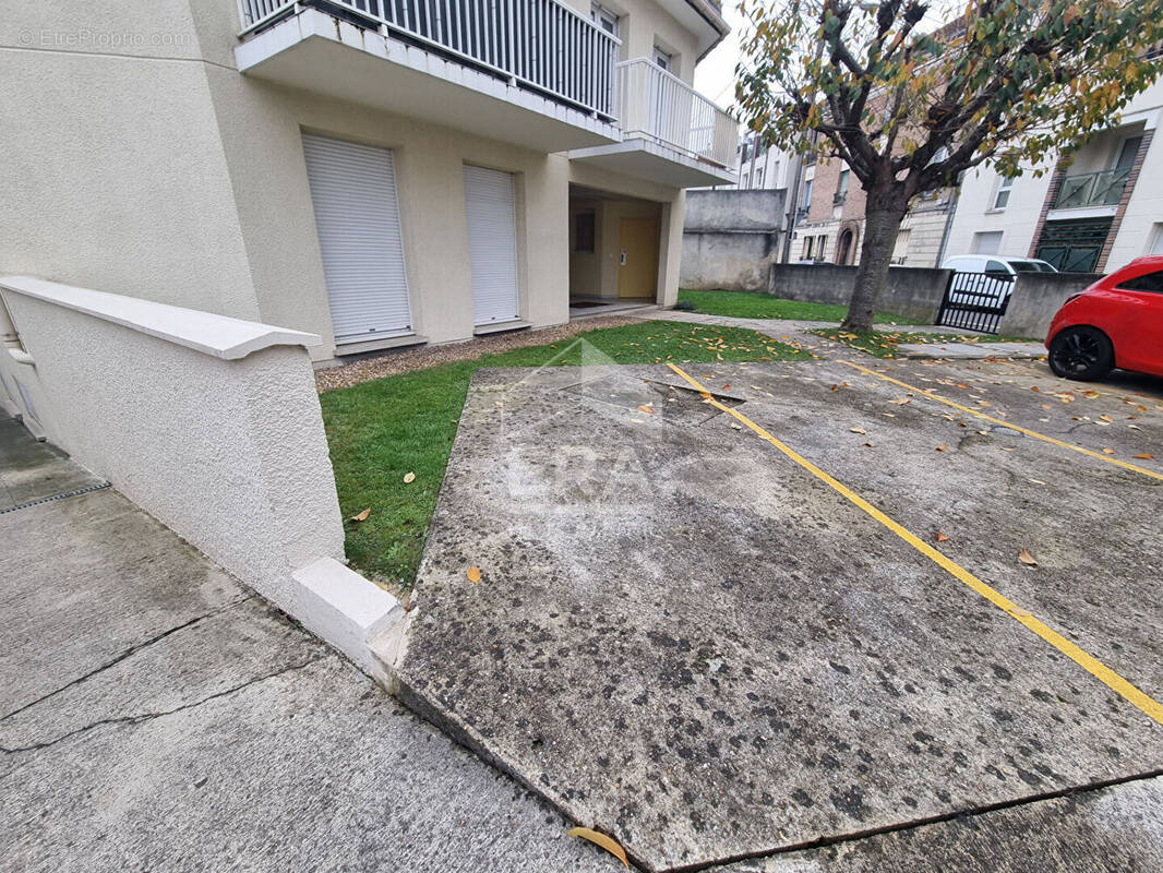 Autre à NEUILLY-SUR-MARNE