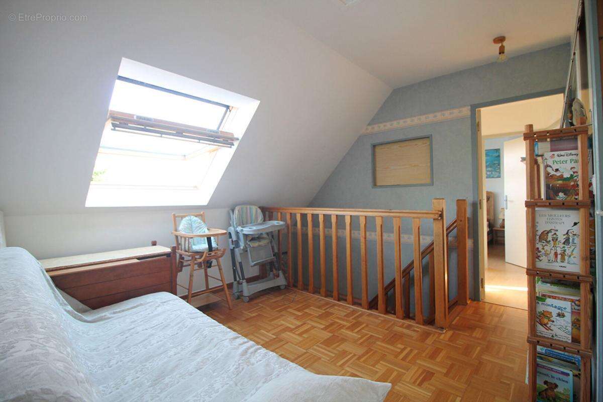 Maison Guemappe 8 pièce(s) 136m² - photo 10