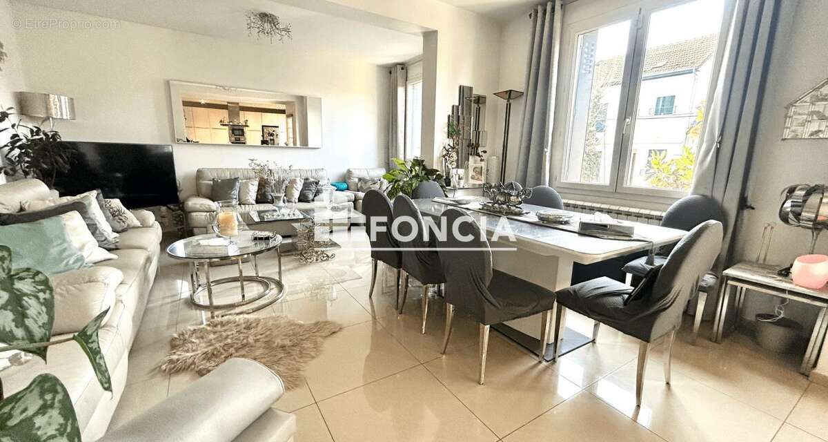 Maison à L&#039;HAY-LES-ROSES