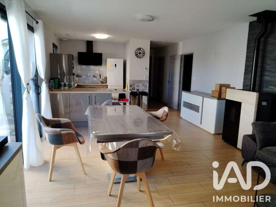 Maison 106 m² à Les Cheris  - photo 3
