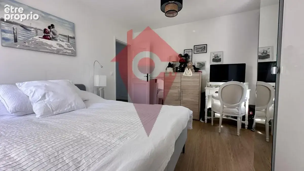 Maison familiale de 180 m2 avec piscine et jardin sans vis-à - photo 9