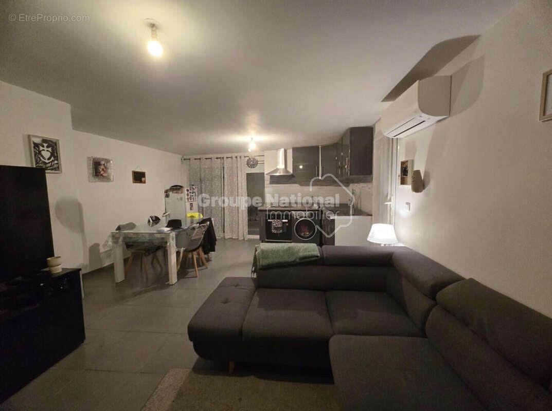 Appartement à JONQUIERES-SAINT-VINCENT