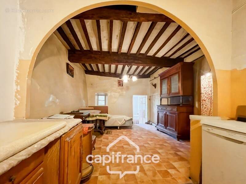 Maison à CAMPS-LA-SOURCE