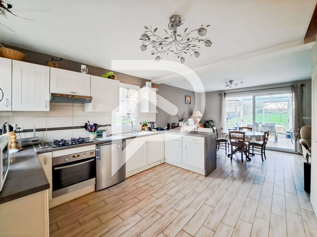 Maison à MILLY-SUR-THERAIN