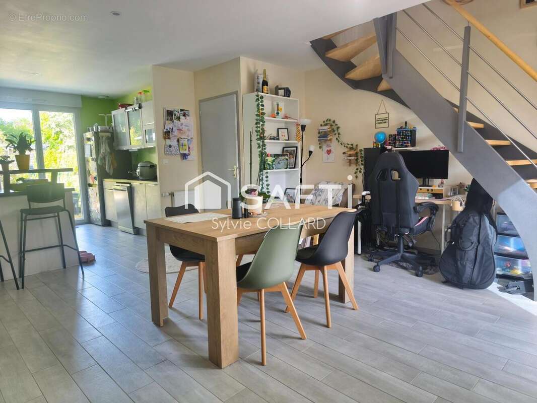 Photo 3