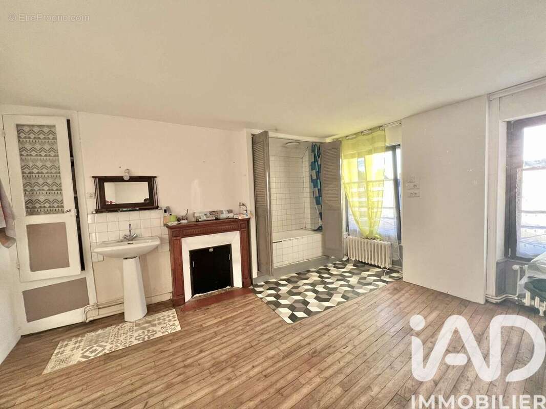 Photo 5 - Maison à LES BRULAIS