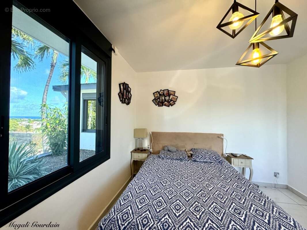 A vendre - propriete d'exception avec vue mer et potentiel locatif remarquable - sainte anne - photo 10