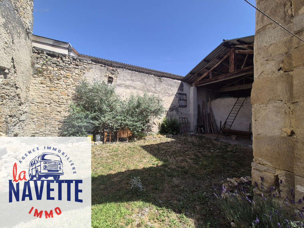 Maison de village 5 pièces avec jardin et dépendances - photo 2