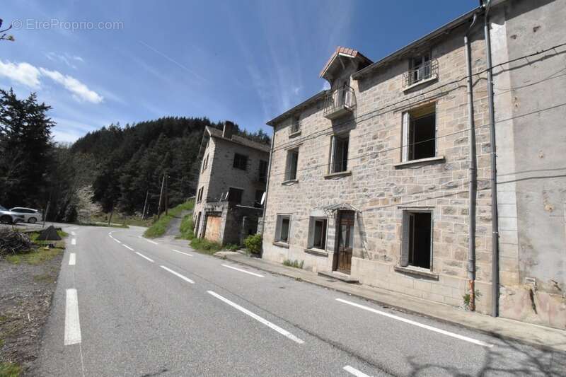 Maison à SAINT-AGREVE