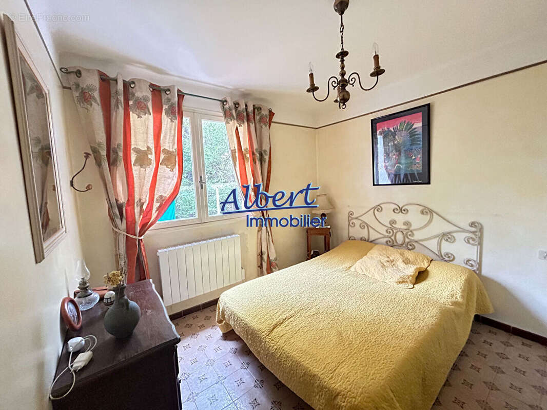 Appartement  2 pièce(s) 45 m2- SANARY-SUR-MER - photo 4