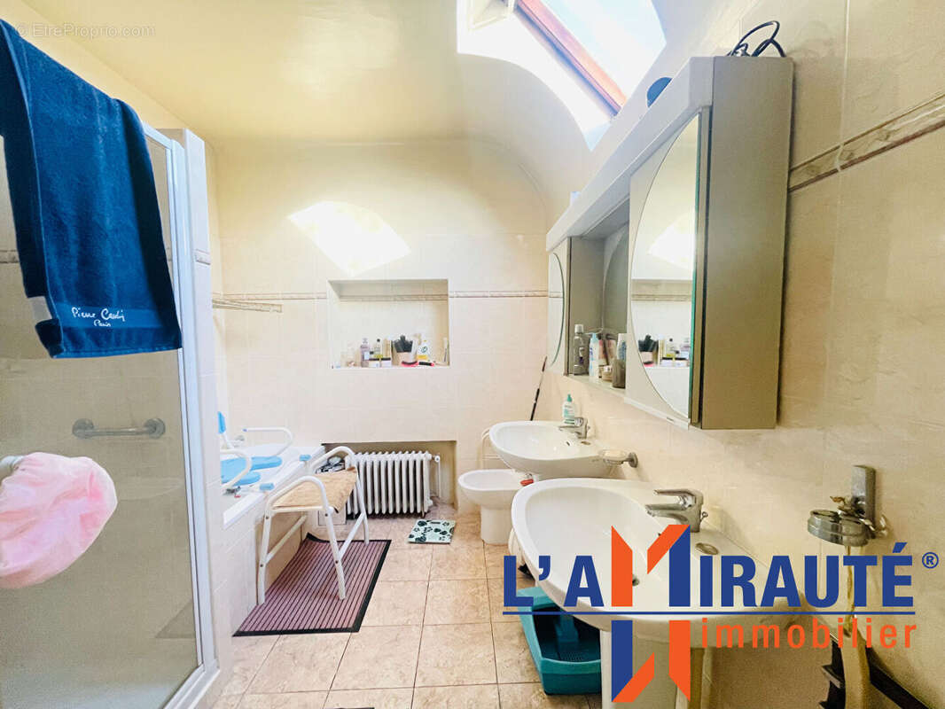 Maison à SARTROUVILLE