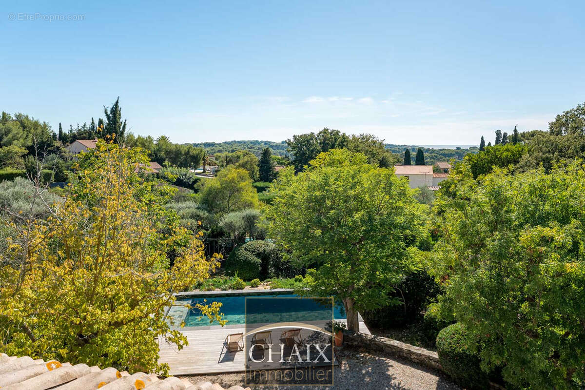 Villa d’architecte avec piscine balinaise à 1 km de la mer   Havre de paix à Sanary - photo 12