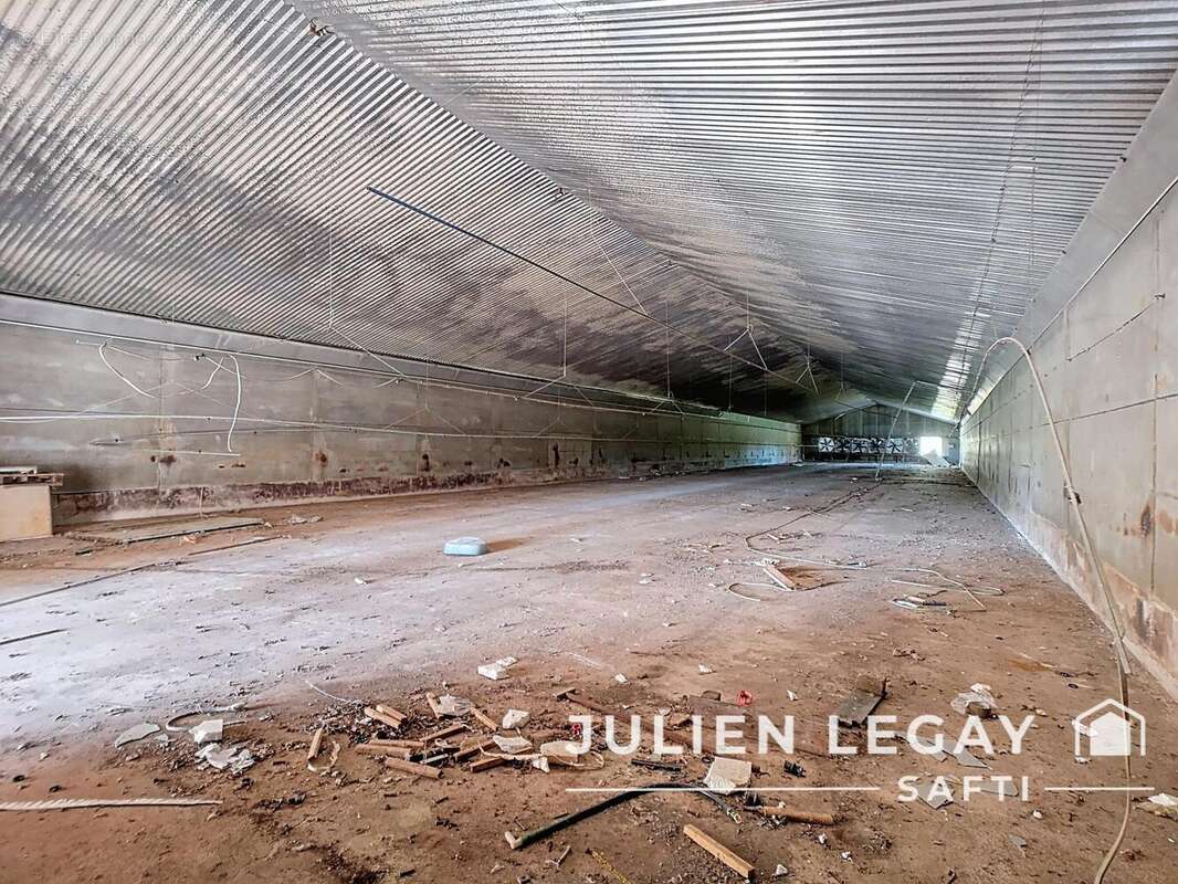 Photo 2 - Commerce à LE BOURDET