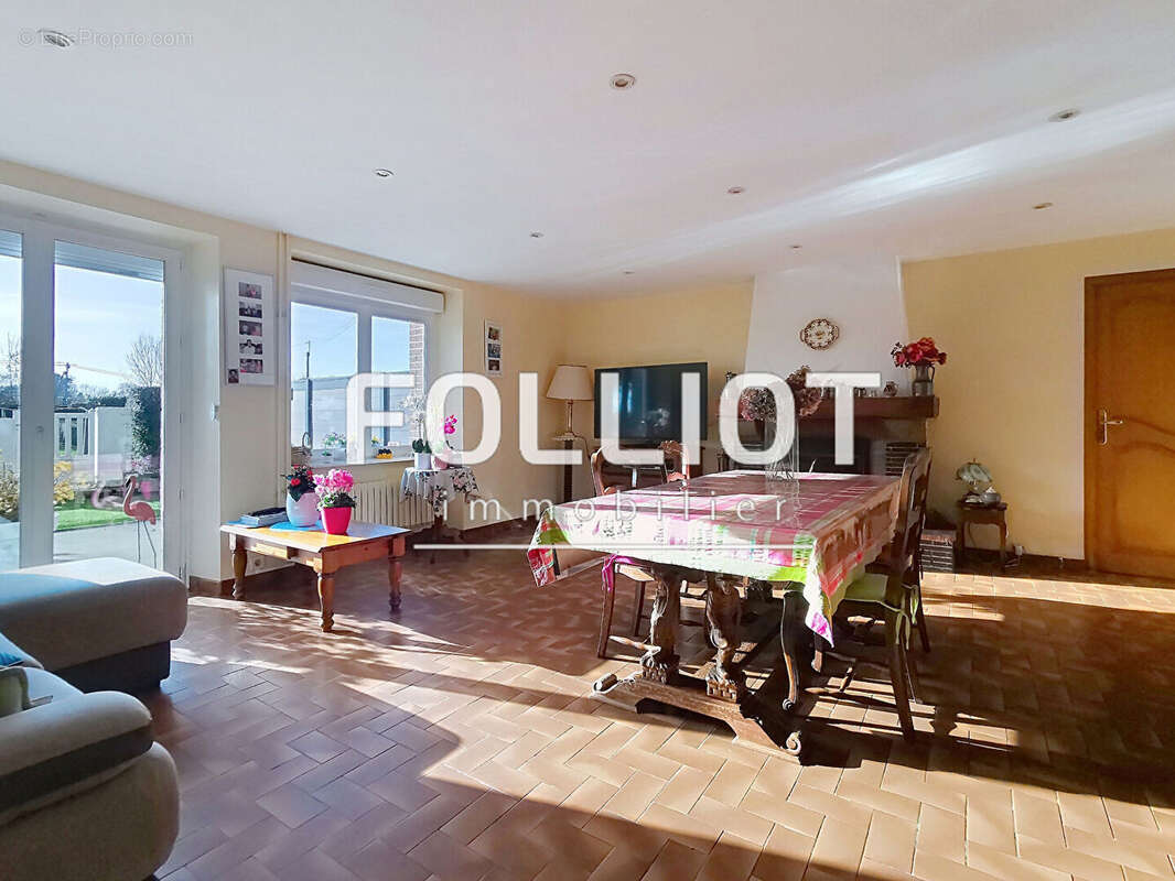 Maison à JULLOUVILLE