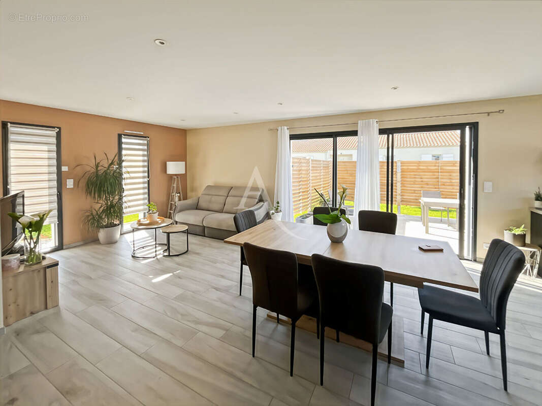 Maison à SAINT-CHRISTOPHE-DU-LIGNERON