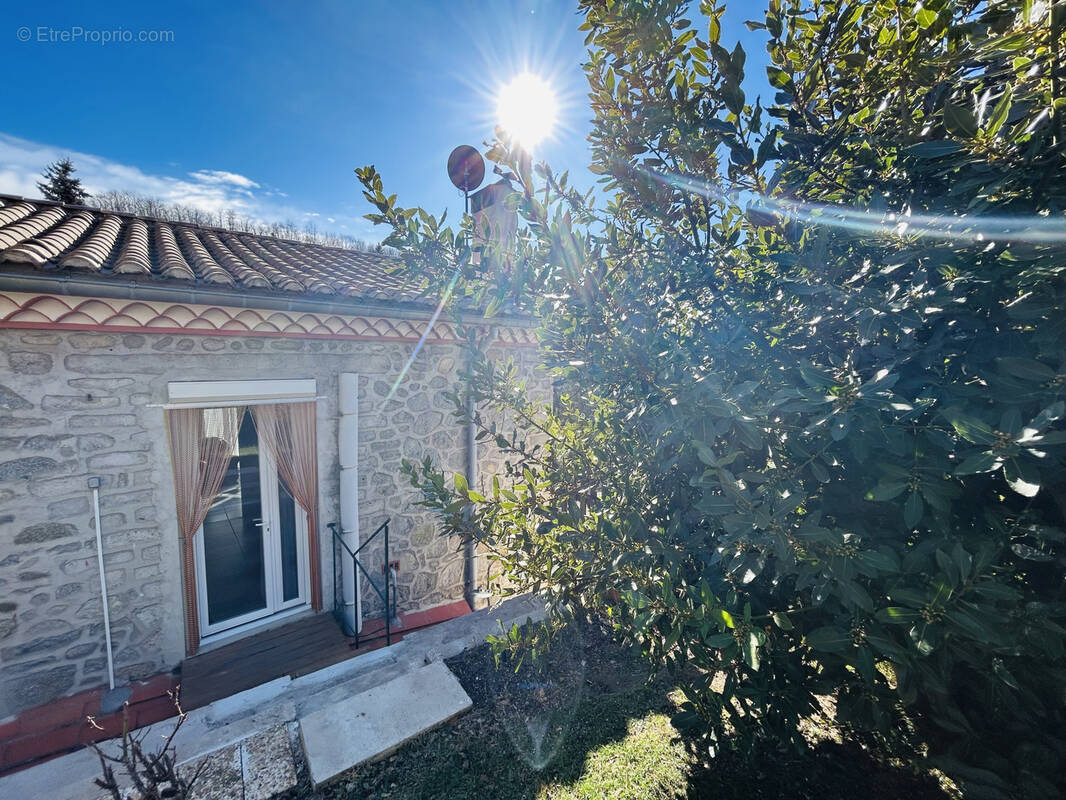 Maison à SAINT-LAURENT-DE-CERDANS