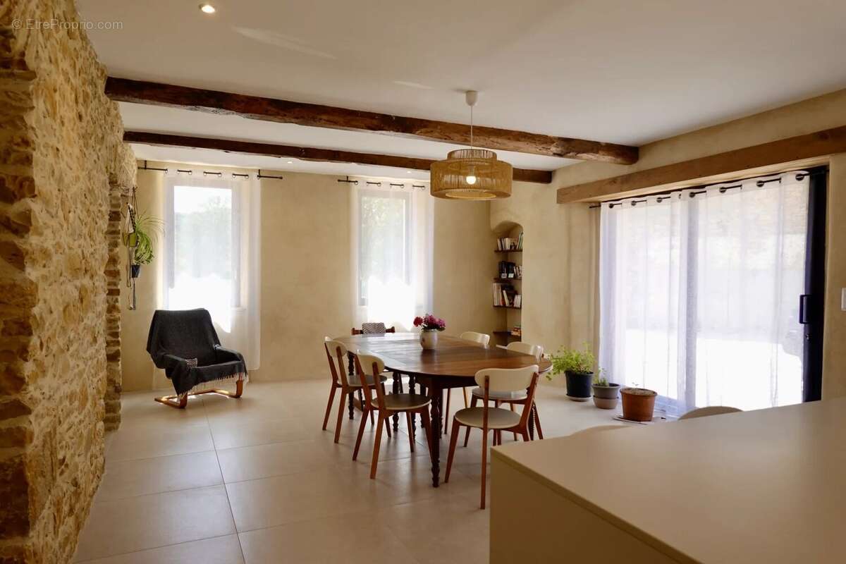 Maison de caractère  de 221 m2  - 3 hectares de terrain - photo 5