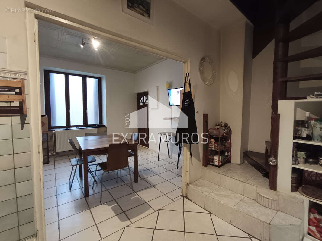 Appartement à SOURCIEUX-LES-MINES