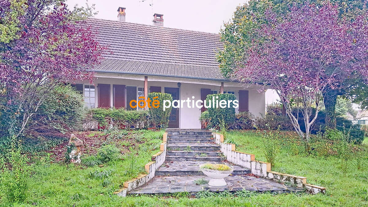 Maison à FERRIERES-EN-GATINAIS