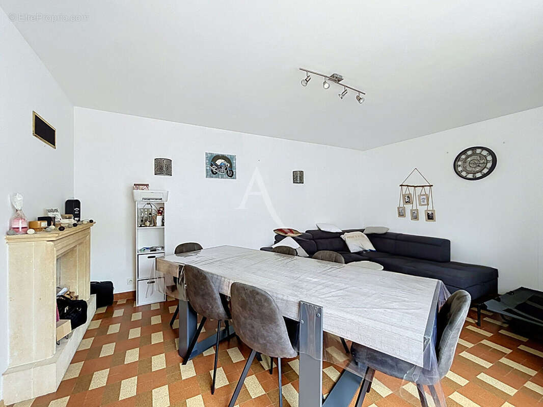 Maison - 3 chambres - 127 m² - MARIGNE PEUTON - photo 2