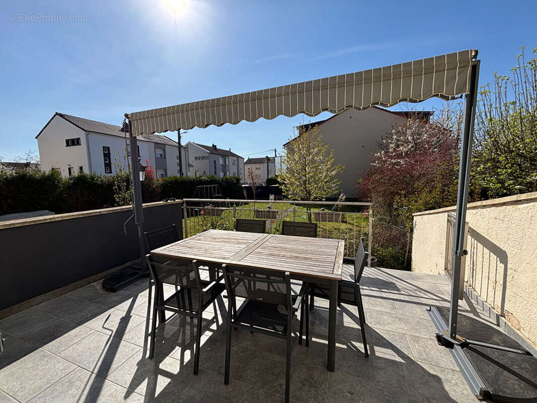 MAIZIÈRES-LÈS-METZ ? Grande maison familiale rénovée avec jardin, terrasse et beaux volumes - photo 10