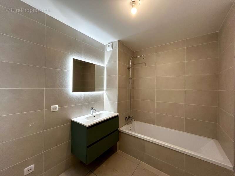 Appartement à LA ROCHE-SUR-FORON