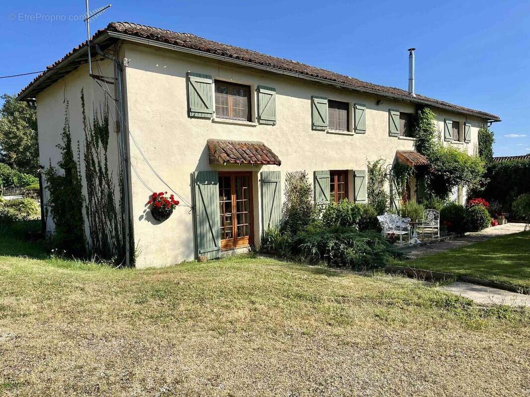 Maison à GENOUILLE