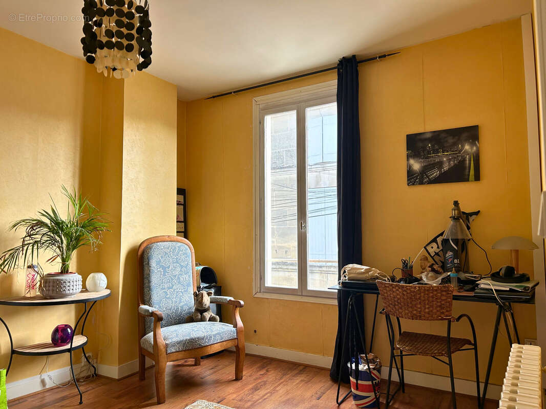 MAISON DE VILLE familiale avec 3 chambres et grande pièce de vie   Quartier Martell à COGNAC - photo 6