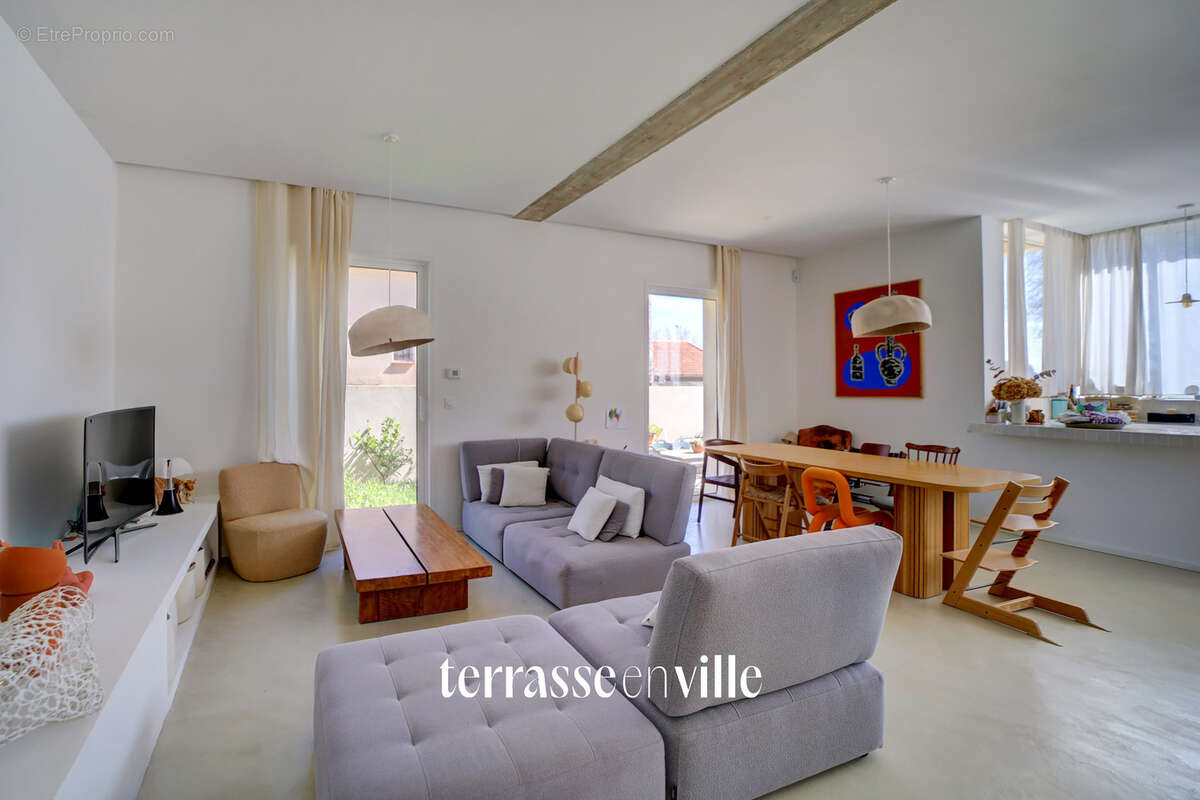 La ciotat - maison d'architecte  - t4 - 100 m2 - lumineuse - parcelle - 430m2  - 775 000 € - photo 5