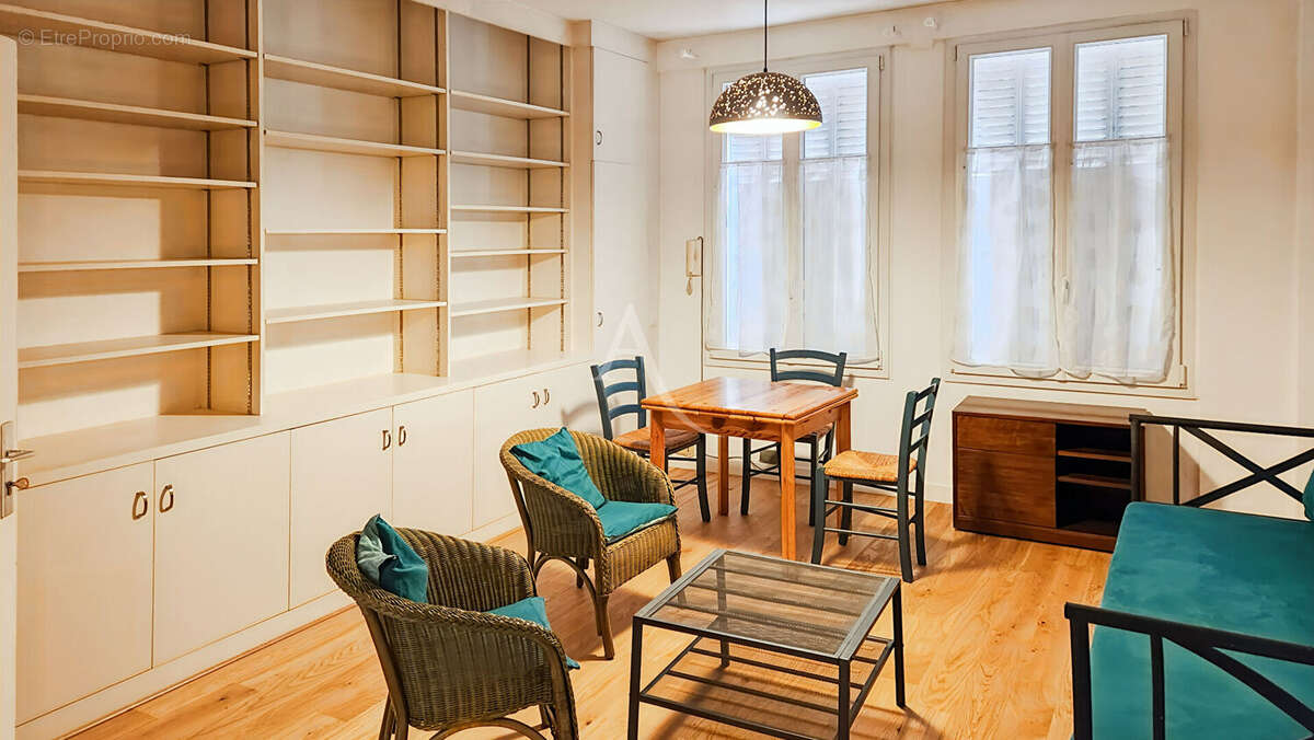 Appartement à PARIS-12E
