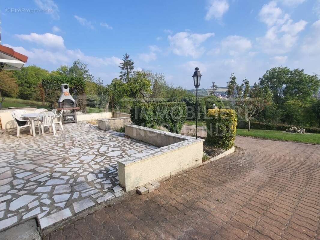 Maison à BONNIERES-SUR-SEINE