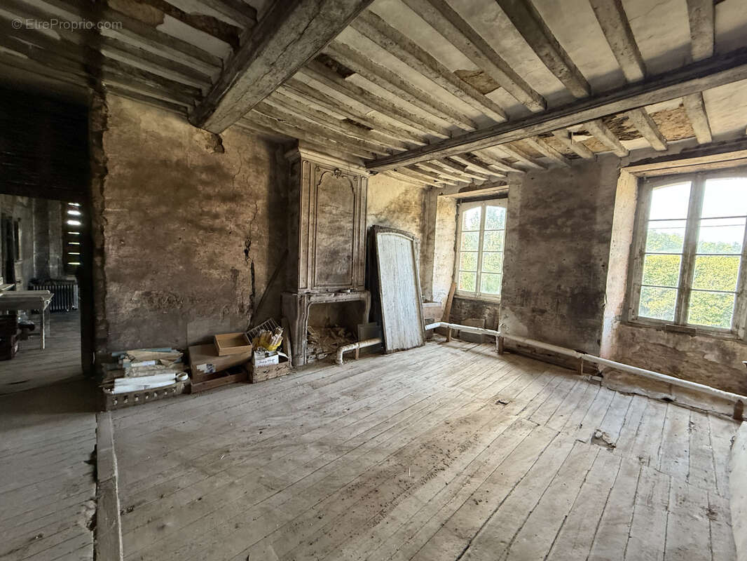 Maison à MONTREUIL-SUR-LOZON