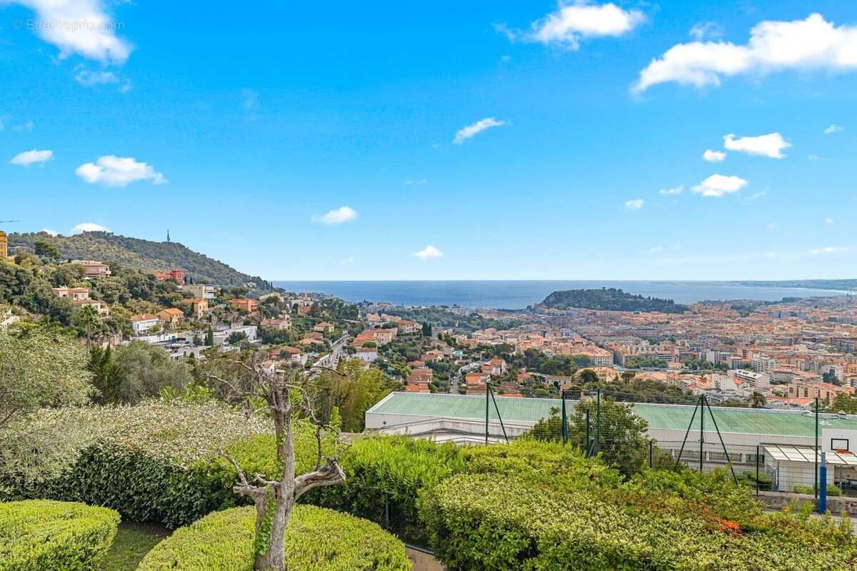 Nice vinaigrier – résidence de prestige "blanche de castille" – 3 pièces de 62 m² – vue mer panoramique & baie des anges – pisci - photo 2