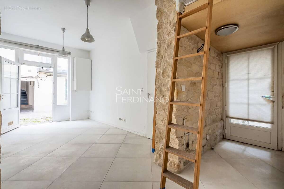 Appartement à PARIS-11E