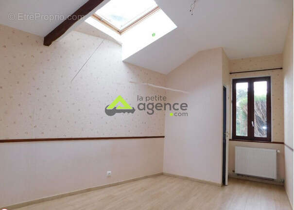 Maison à SAINT-YRIEIX-LA-MONTAGNE