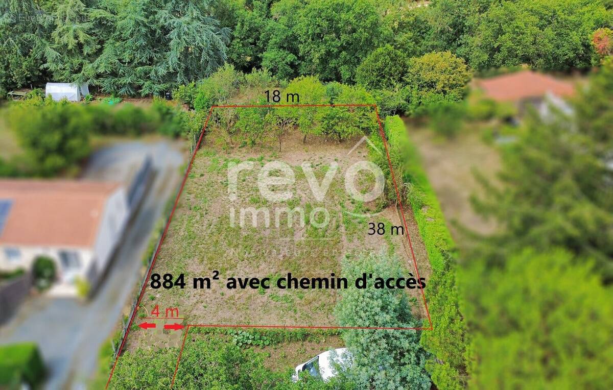 Terrain à LA CHAPELLE-BASSE-MER