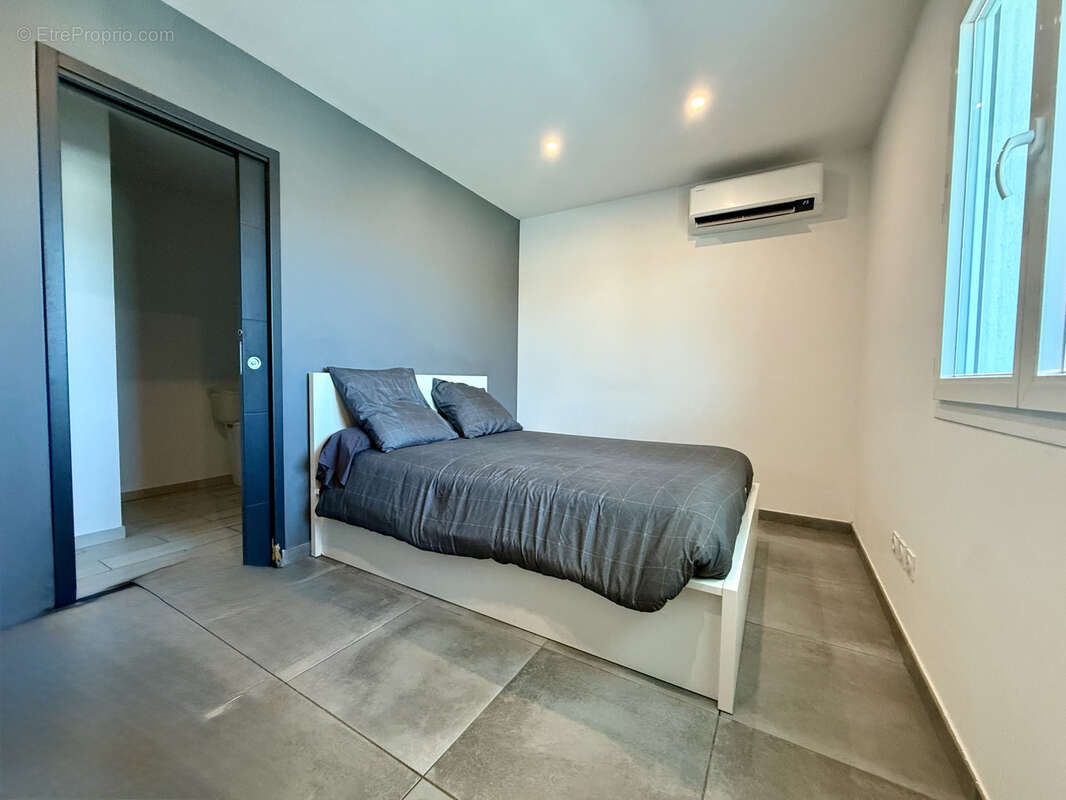 Appartement à CHATEAUNEUF-LES-MARTIGUES