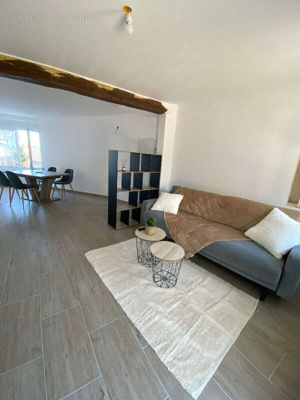 Maison à ROULLET-SAINT-ESTEPHE