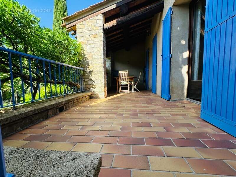 Appartement à GREOUX-LES-BAINS