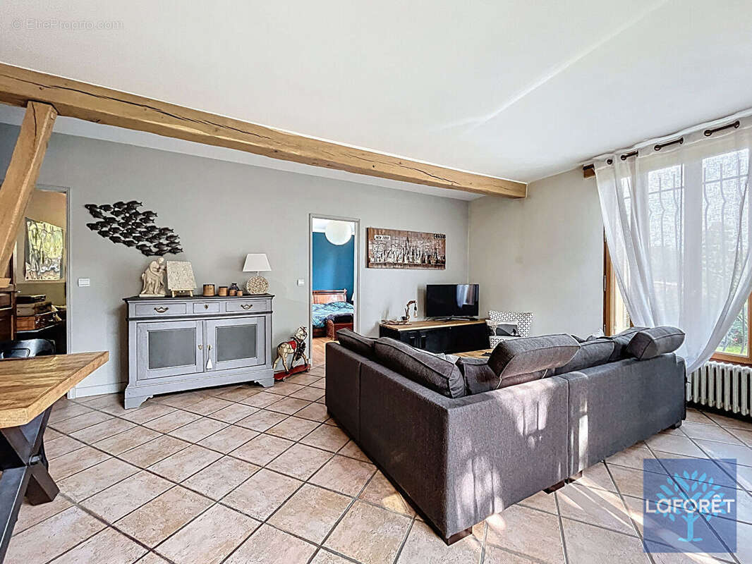 Maison à VIGNEUX-SUR-SEINE