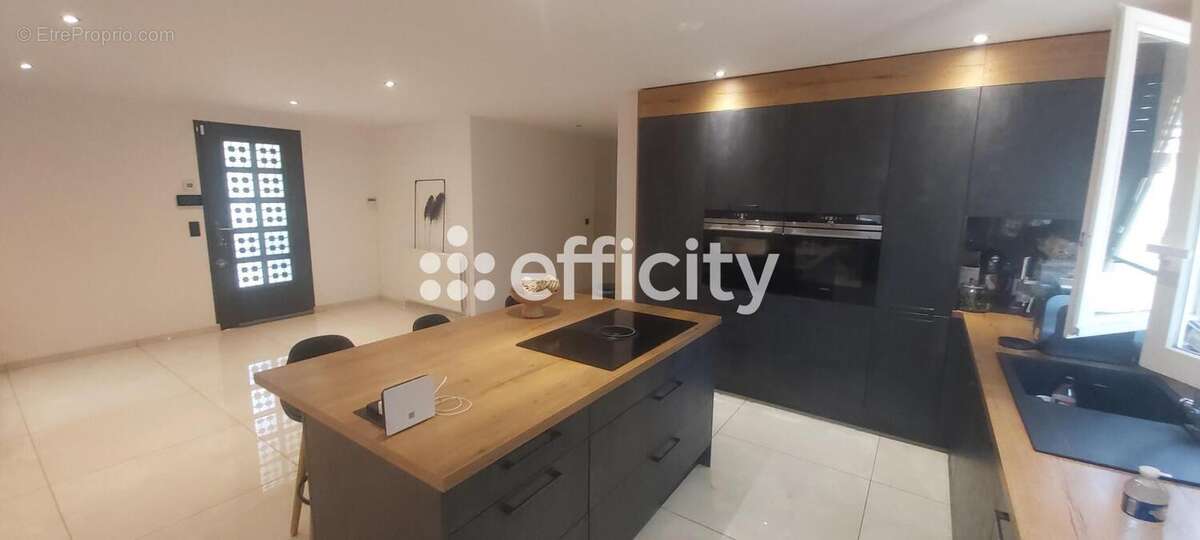 Maison à VAULX-EN-VELIN