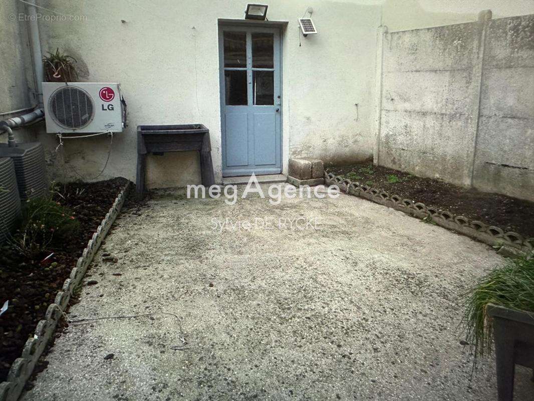 Maison à PONT-SUR-YONNE