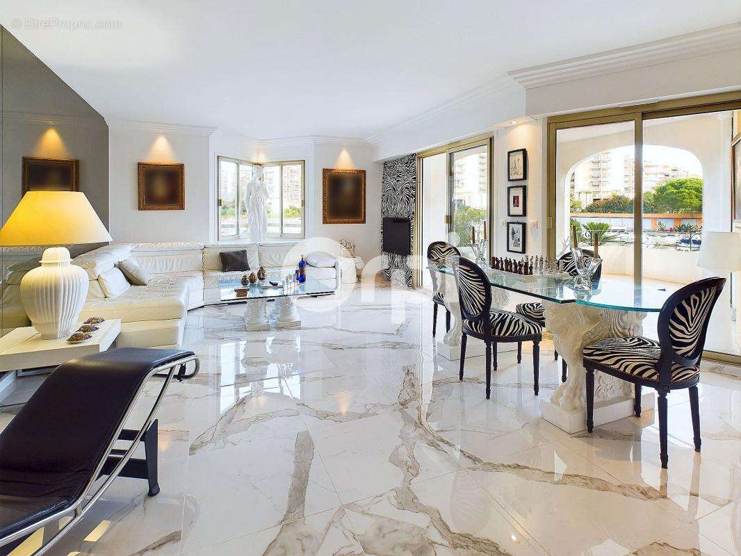 Appartement à MANDELIEU-LA-NAPOULE