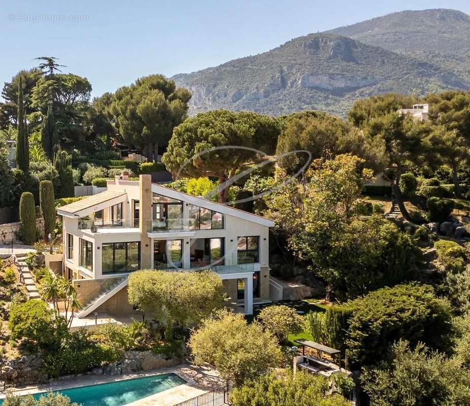Maison à ROQUEBRUNE-CAP-MARTIN
