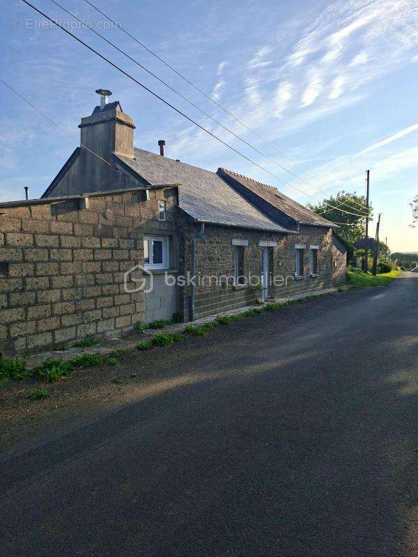 Maison à SAINT-HILAIRE-DU-MAINE